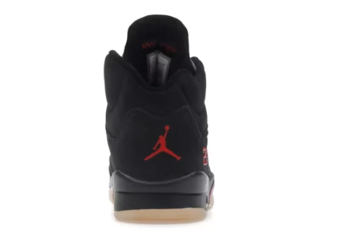 Jordan Retro Gore-Tex Off Noir 5 DR0092-001 0825